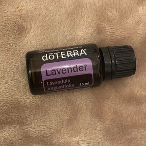 LAVENDER ESSENTIAL OIL